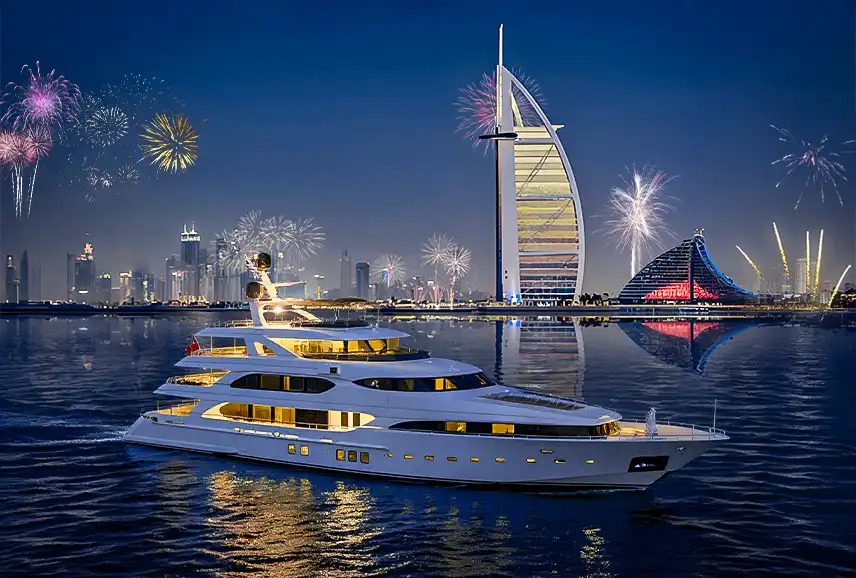 new year shared luxurious yacht tour